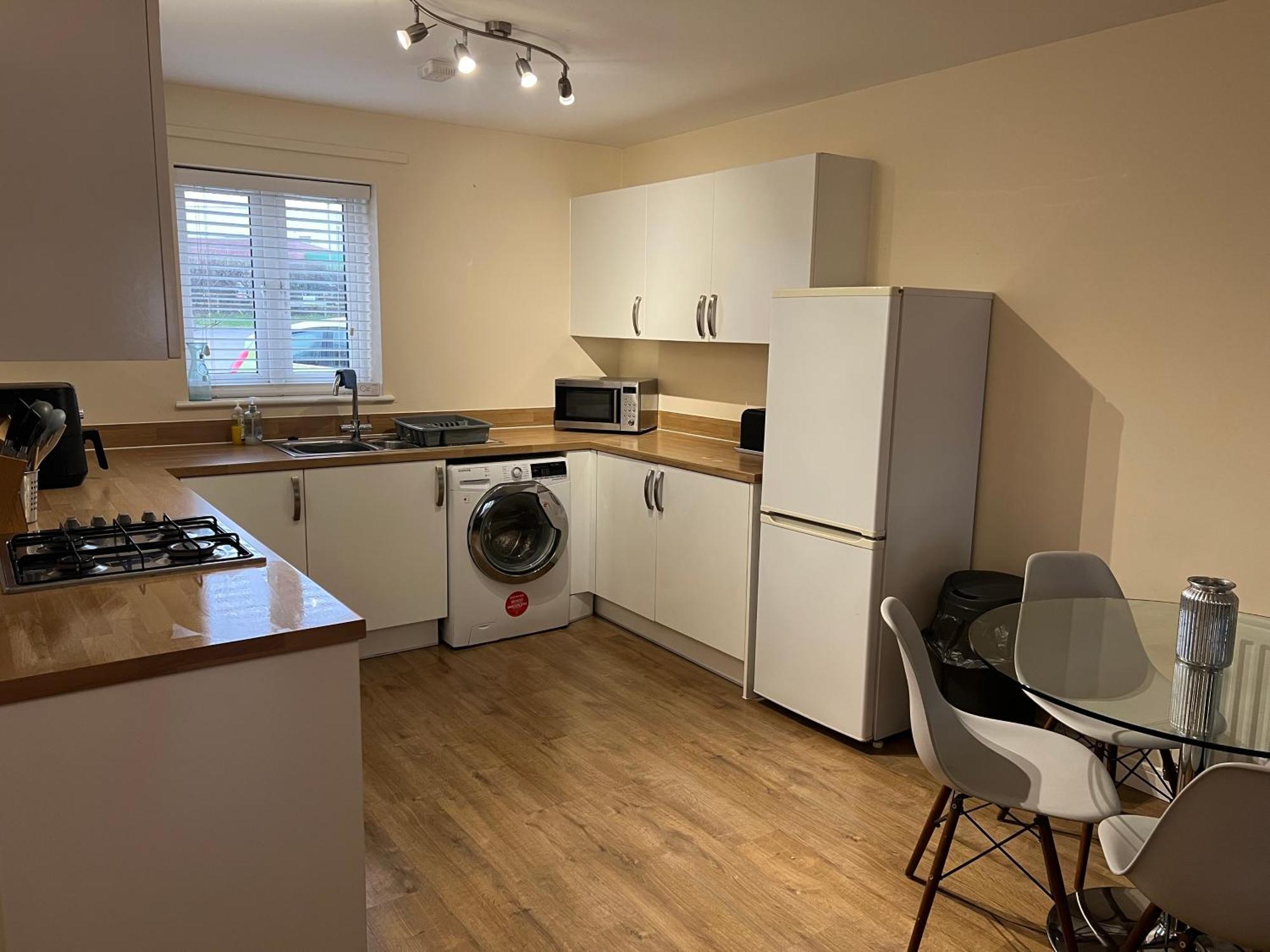 Home Away From Home: Cozy Two Bedroom Apartment Banbury Exterior photo